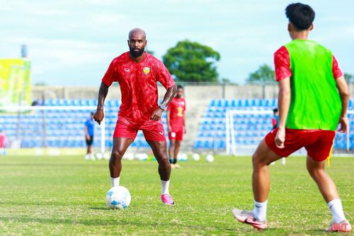 Luiz Antonio gây ấn tượng trong các buổi tập bằng các pha chuyền bóng có tính đột biến rất cao.