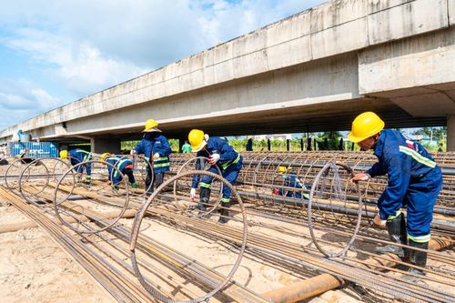 Hơn 1.000 kỹ sư, công nhân đang làm việc trên công trường dự án.