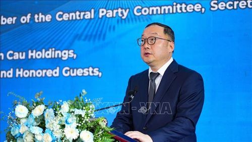Ông Zhou Jiayi, Chủ tịch Trụ sở khu vực châu Á - Thái Bình Dương Tập đoàn PowerChina, đại diện đơn vị tổng thầu, cam kết về chất lượng công trình và tiến độ thực hiện dự án.