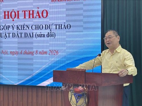 GS, TSKH Phan Xuân Dũng, Chủ tịch Liên hiệp các Hội Khoa học và Kỹ thuật Việt Nam phát biểu khai mạc hội thảo.