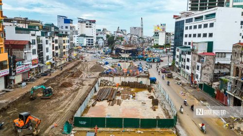 Chi phí giải phóng mặt bằng thực hiện dự án chiếm khoảng 6.000 tỷ đồng. Sau thời gian thi công khẩn trương, đến nay đã hoàn thành hơn 40% khối lượng. Trong đó, khoảng 750 m từ nút giao Nguyễn Chí Thanh đến phố Thành Công đã được thảm nhựa trên hơn một nửa bề rộng mặt đường.