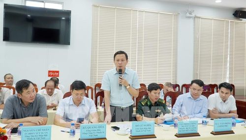 Ông Hồ Lê Nghĩa, Chủ tịch Hiệp hội thuốc lá Việt Nam phát biểu. Ảnh: Văn Sĩ - TTXVN