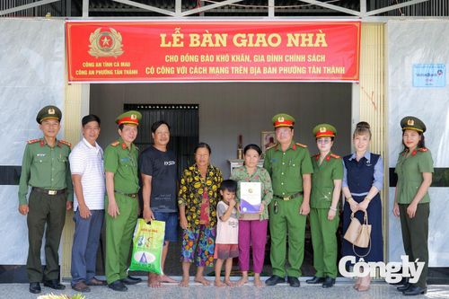 Hàng nghìn căn nhà tình nghĩa, mái ấm tình thương được xây dựng cho gia đình chính sách và bà con nghèo