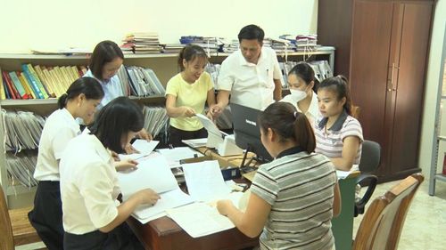 Đảng ủy xã Nông Cống tập trung nhân lực số hóa, chuẩn hóa và cập nhật dữ liệu hồ sơ đảng viên.
