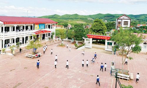 Trường Trung học cơ sở Giáo Liêm (xã Đại Sơn) được đầu tư khang trang, tạo điều kiện cho con em các dân tộc trên địa bàn học tập.