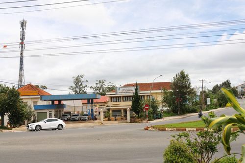 Vị trí được dự kiến chọn để triển khai dự án nhà ở thương mại hiện đại phường Xuân Trường - Đà Lạt (đối diện Đảng ủy phường hiện nay).