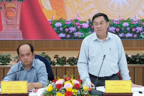 Tỉnh ủy viên, Phó Chủ tịch UBND tỉnh Lâm Đồng Võ Ngọc Hiệp chỉ đạo buổi làm việc với các xã khu vực trung tâm Lâm Đồng