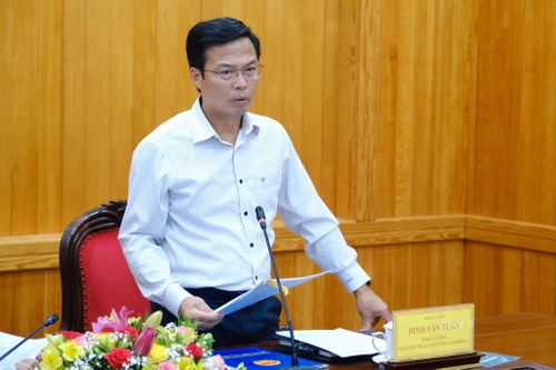 Đồng chí Đinh Văn Tuấn, Tỉnh ủy viên, Phó Chủ tịch UBND tỉnh Lâm Đồng phát biểu tại buổi làm việc