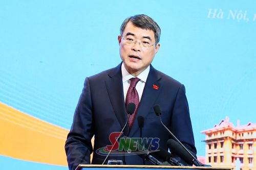 Đồng chí Lê Minh Hưng, Ủy viên Bộ Chính trị, Thủ tướng Chính phủ phát biểu chỉ đạo tại phiên họp.