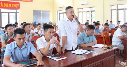 Cử tri xã Điểm Thụy phát biểu ý kiến.