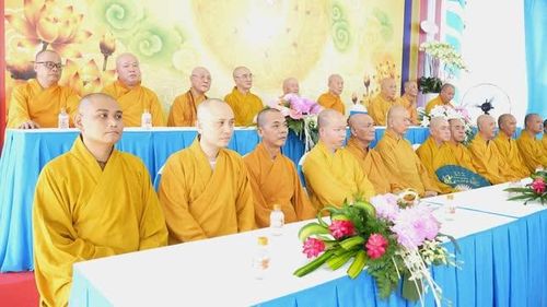 Chư tôn đức chứng minh buổi lễ