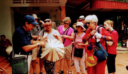 Du khách đến với Việt Nam cần được thụ hưởng những sản phẩm du lịch tốt nhất - Ảnh minh họa