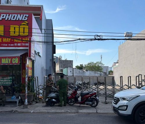 Công an phong tỏa hiện trường.