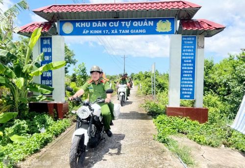 Công an xã Tam Giang tuần tra, bảo đảm ANTT trên địa bàn.