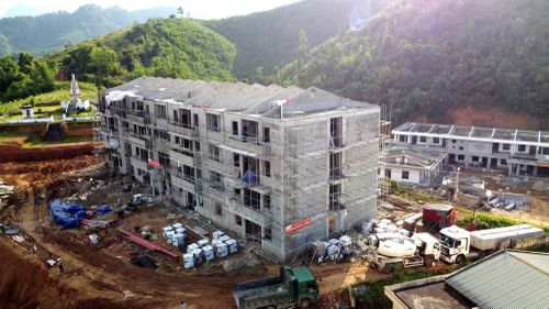 Theo kế hoạch, toàn bộ các công trình phải hoàn thành thi công trước ngày 15/8 để có thời gian lắp đặt thiết bị, vệ sinh, hoàn trả mặt bằng và bàn giao cho ngành giáo dục chuẩn bị năm học mới.