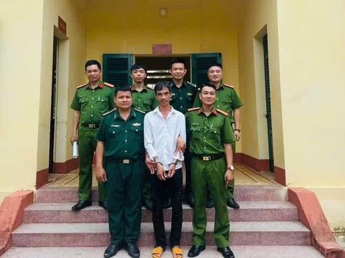 Công an xã Lộc Thành phối hợp với Đồn Biên phòng Lộc Thành bắt giữ đối tượng truy nã lẩn trốn trên địa bàn.