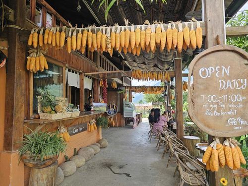 Cách bài trí của quán cũng rất độc đáo. Ảnh: Tuệ Nhi