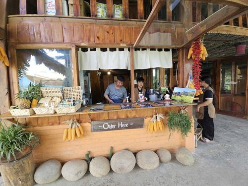Quán là điểm đến hút khách. Ảnh: Tuệ Nhi