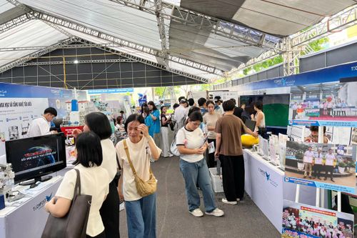 Sự kiện thu hút hàng nghìn đại biểu, doanh nghiệp, chuyên gia và nhà đầu tư trong nước, quốc tế. Ảnh: PHÚ THÀNH