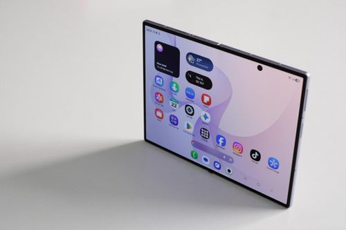 Galaxy Z Fold8 đang ghi nhận khởi đầu thuận lợi khi nhiều phiên bản nhanh chóng rơi vào tình trạng hết hàng trên cửa hàng trực tuyến của Samsung. (Ảnh minh họa).