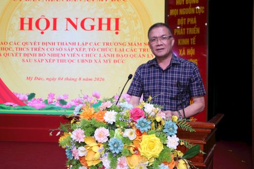 Chủ tịch UBND xã Mỹ Đức Nguyễn Quang Đường phát biểu tại hội nghị. Ảnh: Biên Phạm