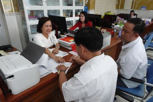 Dữ liệu đất đai được cập nhật, chuẩn hóa góp phần rút ngắn thời gian giải quyết thủ tục cho người dân. Ảnh: Nguyên Du