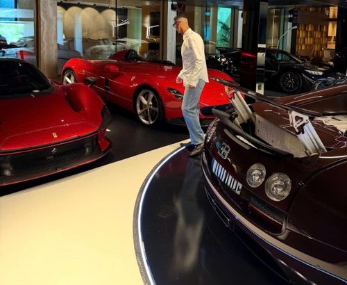  Góc ảnh "khoe" bộ sưu tập Ferrari Icona siêu hiếm của cầu thủ Cristiano Ronaldo. Ảnh: Cristiano Ronaldo.