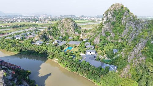 Tỉnh Ninh Bình là địa phương có nhiều mỏ nước nóng, nước khoáng thiên nhiên phục vụ phát triển du lịch nghỉ dưỡng