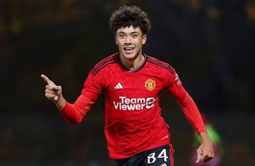 Tuy nhiên, sao trẻ này có thể bất ngờ nhận được chiếc phao cứu sinh từ Everton để tiếp tục hành trình tại Premier League.