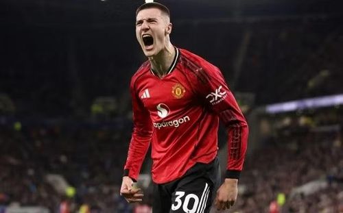Ở một diễn biến khác, Bayern Munich được cho là muốn cạnh tranh chữ ký của Benjamin Sesko.