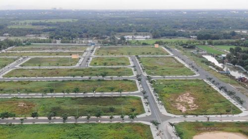 Nhóm đất nền vùng ven, phân lô tự phát, thiếu hạ tầng thì giá sẽ đi ngang hoặc giảm mạnh, thậm chí mất thanh khoản.