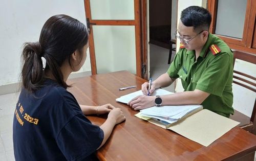 Cơ quan CSĐT Công an tỉnh làm việc với đối tượng Hoàng Châm Anh