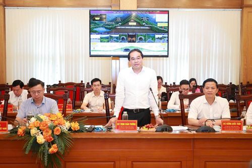 Bí thư Tỉnh ủy Thái Nguyên Trịnh Xuân Trường phát biểu tại hội nghị.