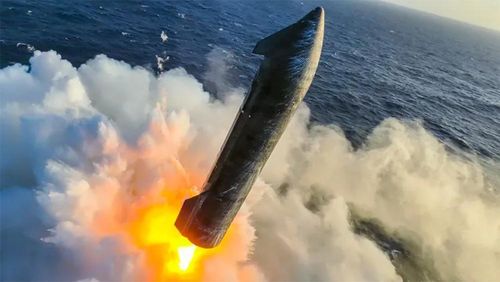 Tầng trên của tàu Starship hạ cánh nhẹ nhàng xuống Ấn Độ Dương vào ngày 24/7/2026, khép lại chuyến bay thử nghiệm thứ 13 (Flight 13) của phương tiện này. Ảnh: SpaceX