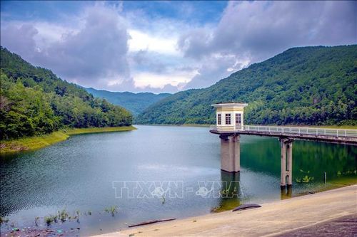 Khu vực hồ Xạ Hương, xã Tam Đảo (Phú Thọ), đang được khảo sát chuẩn bị đầu tư Dự án Hầm đường bộ Tam Đảo. Ảnh: Hoàng Hùng/TTXVN