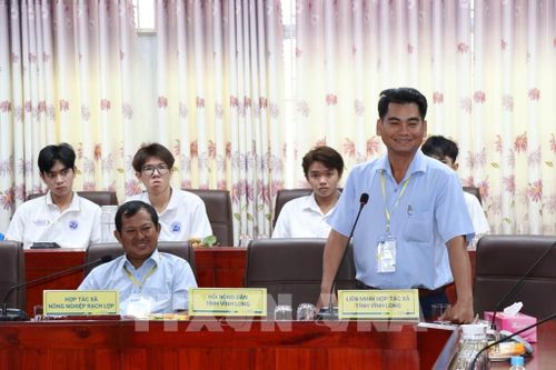 Ông Nguyễn Trung Vẹn, Phó Chủ tịch Liên minh Hợp tác xã tỉnh Vĩnh Long, phát biểu tại hội thảo. Ảnh: Thanh Hòa - TTXVN