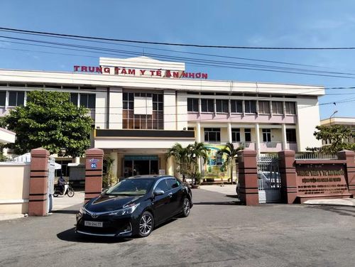 Đến nay, đội ngũ viên chức chuyên trách công nghệ thông tin, chuyển đổi số tại các TTYT trên địa bàn tỉnh vẫn chưa được hưởng chế độ hỗ trợ theo Nghị định số 179/2025/NĐ-CP. Trong ảnh: -Trụ sở Trung tâm Y tế An Nhơn. Ảnh: V.L