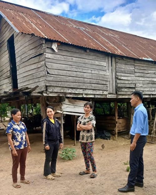  Mặt trận và các đoàn thể xã Ia Hiao chú trọng tuyên truyền, vận động người dân thay đổi nếp nghĩ, cách làm để từng bước nâng cao chất lượng cuộc sống. Ảnh: P.D 