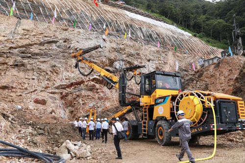 Theo thiết kế, toàn tuyến dài gần 8,8km, trong đó hầm chính dài khoảng 2,63km và hầm phụ dài khoảng 2,65km.