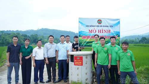 Gắn biển mô hình “Cánh đồng không vỏ thuốc bảo vệ thực vật”