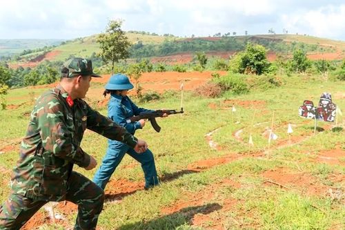 Huấn luyện kỹ thuật, chiến thuật giúp lực lượng DQTT xã Quảng Trực nâng cao khả năng sẵn sàng chiến đấu
