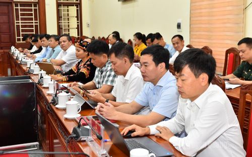 Các đại biểu dự hội thảo.