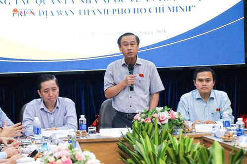 Phó Chủ tịch HĐND thành phố Hồ Chí Minh Huỳnh Thanh Nhân - Trưởng Đoàn giám sát phát biểu tại cuộc làm việc với đại diện ba chợ đầu mối: Bình Điền, Hóc Môn, Thủ Đức cùng các sở, ngành và địa phương liên quan. Ảnh: Hoa Lê