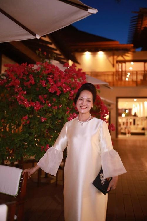 Chính vì vậy, trong nhiều dự án nghệ thuật, NSND Lê Khanh luôn được các đạo diễn tin tưởng giao những vai diễn mang khí chất sang trọng, như phu nhân hoặc những người phụ nữ quyền quý.
