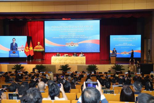  Toàn cảnh Phiên họp “Ngoại giao khoa học - công nghệ góp phần kiến tạo năng lực phát triển quốc gia”. Ảnh: Thanh Vân. 