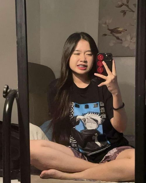 Ở tuổi 17, cuộc sống của Breanna cũng bình lặng hơn so với hồi nhỏ. Trang cá nhân của cô chủ yếu chia sẻ những khoảnh khắc vui vẻ thường ngày như hát nhép, nhảy theo nhạc hay vui chơi bên bạn bè, tần suất đăng tải cũng không thường xuyên, có lúc vài tháng mới cập nhật.