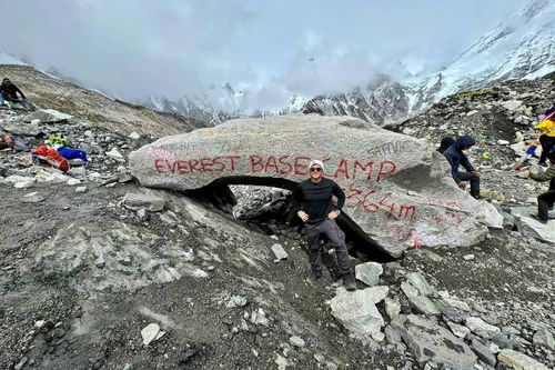 Quang cảnh Trại Căn cứ Everest (Everest Base Camp).