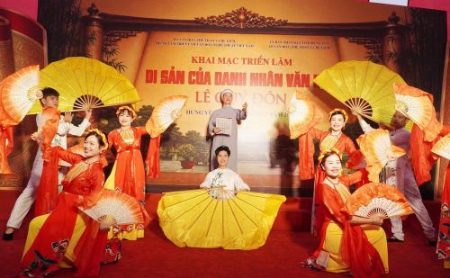 Buổi khai mạc triển lãm “Di sản của Danh nhân văn hóa Lê Quý Đôn” tại Khu lưu niệm trong đợt kỷ niệm 300 năm ngày sinh của ông. Ảnh: Nguyễn Công Hải - TTXVN