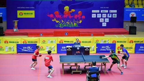 Trận chung kết giữa đội Quân đội 1 và Hải Phòng 2 ở nội dung đồng đội hỗn hợp Giải bóng bàn toàn quốc Báo Nhân Dân mở rộng năm 2026. (Ảnh: THẾ ĐẠI)
