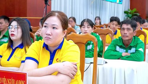 Đông đảo người lao động tham gia diễn đàn nhằm kiến nghị, gửi gắm những nguyện vọng chính đáng gắn liền với công việc, cuộc sống hằng ngày. (Ảnh: HOÀN THÀNH)